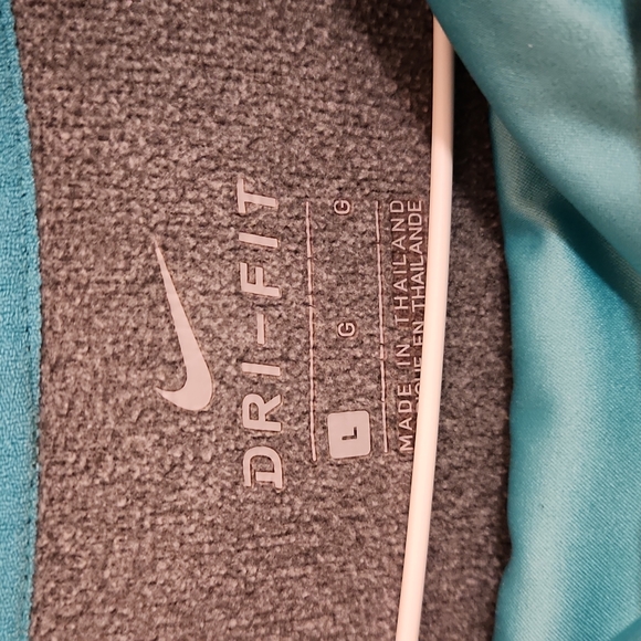 NIKE DRI-FIT HOODIE SWEATSHIRT Fleece lined with silky inner hood. Grey Size L - Picture 3 of 7